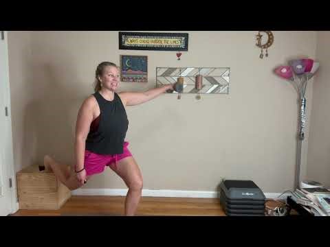 Bulgarian Split Squat hold with lateral raise