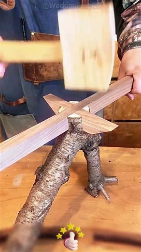 Method for carpenters to make a practical small table from tree branches 🪓🌳🪑