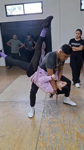 🚨Quebradita en Cdmx🚨 Aprende a bailar quebradita con nosotros 📱5539696651 #jorgeyfrine #quebradita #clasesdebaile #aprendeabailar #quebraditaacrobatica #quebraditachallenge #quebradita90s #quebraditatime #quebradita🎶 #quebraditadance #quebraditastyle #urbanfolkdancemexico
