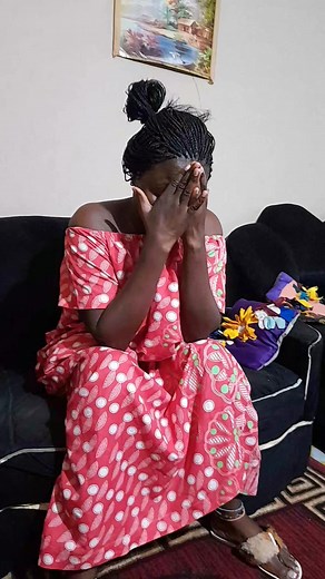 724K views · 21K reactions | Je ne me suis même pas encore bien réveillée que la petite curieuse me demande déjà les choses comme ça. Où elle a pensé à quoi cette nuit, je ne sais pas臘‍♀️ | Nathalie Diamant noir Akono officiel | Facebook