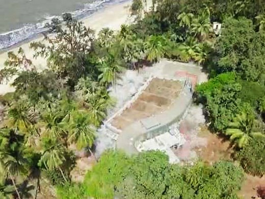 A sprawling sea-facing bungalow in Maharashtra's Alibaug, estimated to cost over Rs. 100 crore, of fugitive billionaire Nirav Modi was demolished with a huge quantity of explosives today, news agency PTI reported quoting a senior district administration officer. Read here: https://goo.gl/A5s4H4 | NDTV