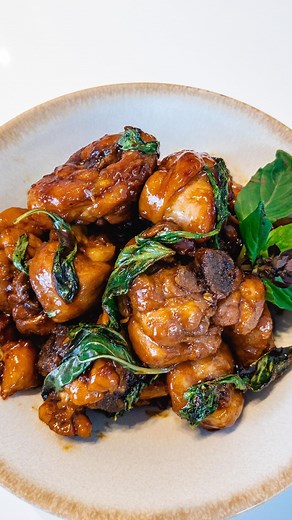 CONNIE COOKS | Easy Asian Recipes 🍜 on Instagram: "🍗TAIWANESE 3-CUP CHICKEN🍗 Full recipe in bio! 💛 #taiwanesefood #chickenrecipes #asianrecipes #easyrecipes"