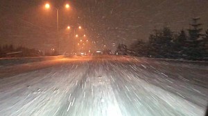 482K views · 1.9K reactions | 11:45pm 12-28-21 Conditions southbound on I-5 in Everett. #wawx #snow | Washington Weather Chasers | Facebook