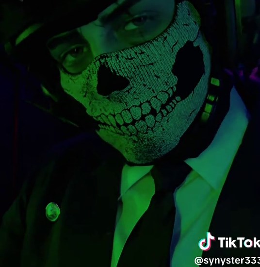 the things I want to do to you #MDNI #xyzba #lights #transition #callofdutycosplay #codcosplayer #zyxcba #codcosplay #keegancosplay #thirsttok #meninmasks #cosplayer #COD #eyes #foryou #trending #booktok #foryoupage #booktokgirlies #maskedmen