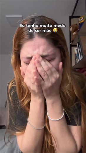 Natalia Bovetto on Instagram: "Pensei em guardar esse medo só pra mim… Mas Deus me lembrou que é na vulnerabilidade que Ele revela a Sua força. Sim, eu tenho medo do parto. Do desconhecido, da dor, do que pode acontecer. E nessa minha dor, eu quero abrir meu coração mostrar esse processo que estou vivendo, e depois poder olhar pra trás e dizer: eu consegui. Eu sei que Deus está na frente, e que vocês vão caminhar comigo com paciência, amor e fé. Eu oro todos os dias pra que, no tempo certo, Ele 