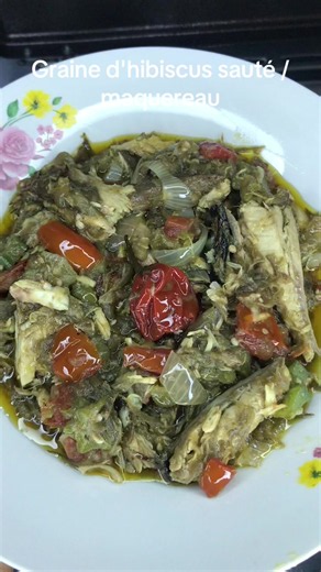 Graine d’hibiscus sauté au maquereau fumé — recette gabonaise