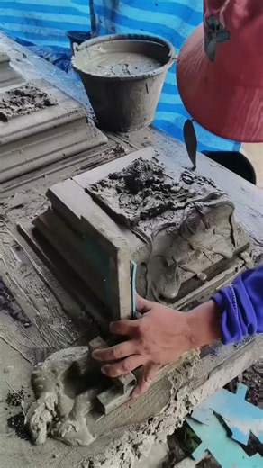 Concrete pillar mold casting process