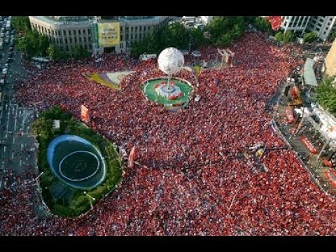 2002년 월드컵.. 광화문 광장의 붉은악마 함성
