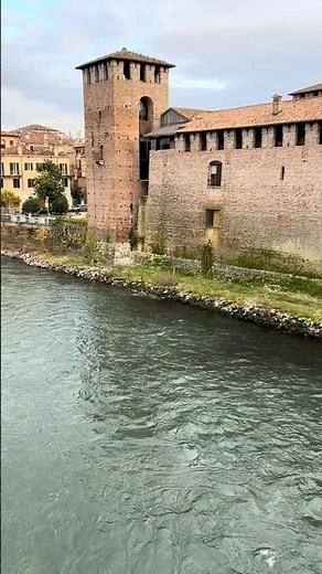 Verona’s Timeless View: Adige from Castelvecchio 🌉🇮🇹 #italy #youtubeshorts #travel #shorts