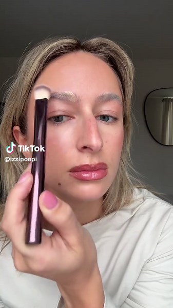 Bleaching and Toning My Eyebrows for the Perfect Look