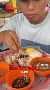 Hanya Di Kota Tinggi Kota Tinggi semakin banyak Port makan. Min nak share Port nasi lemak tersembunyi di Kota Tinggi. Sambal tumis dia pekat Wey. Selain Nasi Lemak, Nasi Putih Ayam Kunyit dan Nasi Koboi Siakap pun padu. Antara minuman pebret min adalah ABC, Cendol dan Laicikang. Peh.. sedap. Nasi Lemak Perang Bistro Pusat Komuniti Taman Ahmad Perang Kota Tinggi Operasi Rabu - Isnin 12.00tghari - 11.00mlm Cuti Setiap Selasa. www.wasap.my/601153500626/SendLokasiCikNor #PortTersembunyiMakan #KotaTi