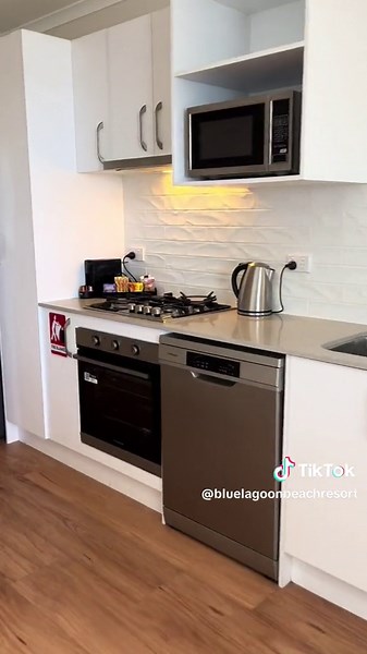 Take a tour with us of our absolute 3 bedroom Beachfront Cabin! #beachfrontaccommodation #bateaubay #nswcentralcoast #cabin #beachvibes #beach #VocêNasceuParaMudar