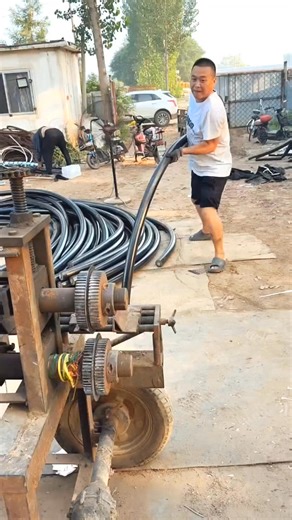 257K views · 1K reactions | “Heavy Cable Recycling | Copper Extraction Process” #RecyclingProcess #CopperRecovery #HeavyCable #SmartMachines #MetalRecycling #EngineeringMagic #treading #amazing #viralpost2025 | Brad Lucy React | Facebook