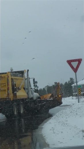 Snow Removal❄️"Winging" the Snow/ Blade lift #shorts