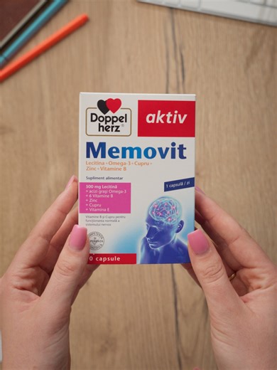 Nu garantăm că o să înveți toată materia într-o singură zi, însă suntem siguri că o să ai parte de atenție și concentrare de nota 10 la examenele din sesiune. 💙 Încearcă Doppelherz Memovit cu Omega-3, Lecitină, vitamine și minerale, ideal pentru perioade solicitante din punct de vedere psihic și intelectual! 📚 #doppelherz #supplements #healthylife #MemoryBoost