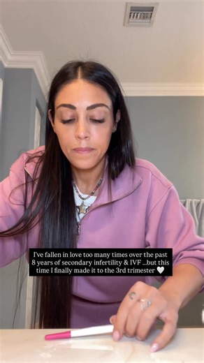 Kellie Gerardi on Instagram: "I can hardly believe I reached the third trimester, and I had to make sure I took the time to deeply reflect on what it means to finally be here, and to celebrate a milestone I didn’t know that I’d ever reach again. I’ve navigated secondary infertility, recurrent losses in the first and second trimesters, TFMR, egg retrievals and IVF, medical complications and everything else the universe could throw at me. A few years ago I decided to start speaking openly about th