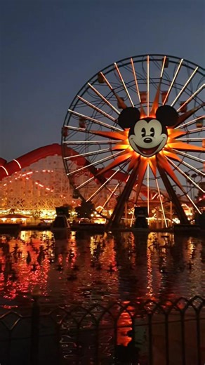 World of Color Front Row! Yes thanks 😉 Using - Virtual Queue Disney California Adventure #disneyaunz #aussiedisney #disneylandpark #disneyaustralia #californiaadventure #worldofcolor | DisneyFamilyMadness