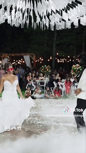 Unique First Dance Ideas for Your Wedding Ceremony