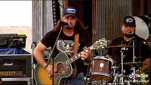 Koe Wetzel February 28, 2016 and the story behind it #february282016 #koewetzel #koewetzellive #country #countrymusic #reddirt #reddirtmusic #reddirtcentral