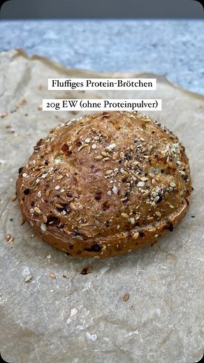 Maryam | 🇩🇪 Fluffiges Eiweiß-Brötchen Damit die Brötchen schön fluffig und nicht klebrig werden, solltest du den Hüttenkäse gut abtropfen lassen!... | Instagram