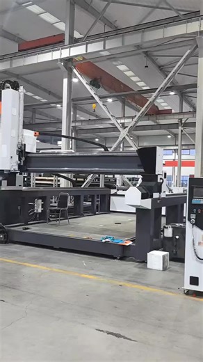 Large scale CNC router for mold making Large scale CNC router machine for mold making. This is why big molds need big machines. #CNCRouter #LargeScaleCNC #MoldMaking #CNCMachine #manufacturing