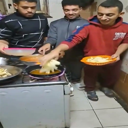 I Can't cook but I'm hungry (Iris Version) #cook #meme #thespikecross #iris