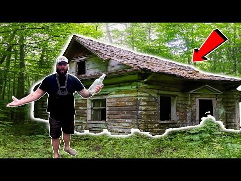 Exploring an Old Abandoned Cabin in the Remote Canadian Woods...