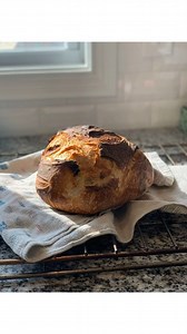 23 reactions · 10 comments | The perfect bread for beginners and sourdough enthusiasts alike. This no-knead sourdough is crunchy, easy and delicious. I also include an explanation on the difference between starter and leaven. Check out the full recipe: https://amybakesbread.com/2020/04/20/no-knead-rustic-sourdough/ | Amy Bakes Bread | Facebook
