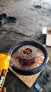 1.5M views · 24K reactions | Pasang Ban Tubeless Velg Ruji Honda CRF #crfsupermoto #crf150 #crf #tutorial #crfboreup #otomotif | Diansyah | Facebook