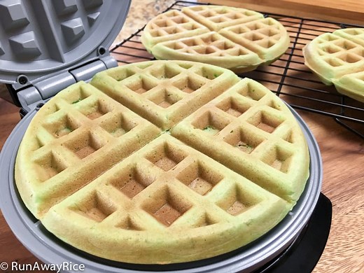 Pandan Waffles (Banh Kep La Dua)