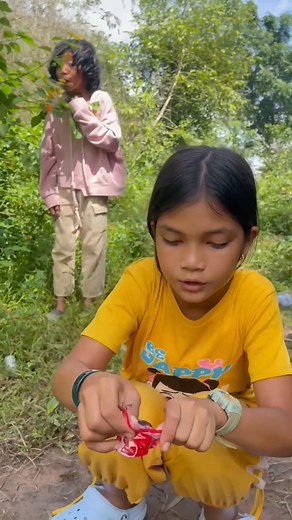 Part 1 Survival Skills SMART Ideas and USEFUL in Forest With Single Mom Jungle Life #survival #idea #camping | Raj Haas