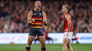 Walker’s wonder strike gets Crows faithful bouncing