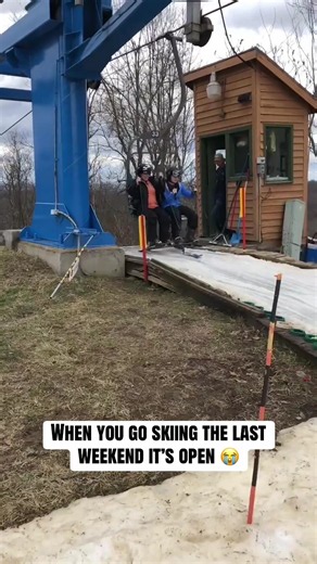Smooth exit 😂(🎥:jgood1032/ig) | Ski