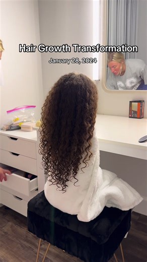 2 year hair growth transformation is INSANE 😭😭 #hairgrowth #hairgrowthjourney #curlyhairroutine #curlyhairgrowth