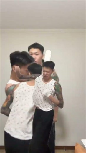 #Multiple births shoulder-shaking dance assassin#Erbin s first deep affection