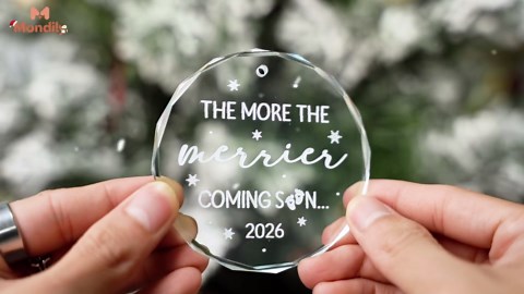 Hasbro Gaming Mall Madness, Talking Electronic Shopping Spree Board Game for Kids Ages 9 and Up, for 2 to 4 Players