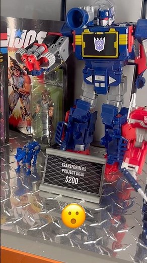 $200?!? Huge price markup on Transformers x GI Joe Soundwave at Universal Studios