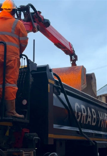 Watch the waste removal process from start to finish as our grab wagon team clears the job quickly, safely, and responsibly ♻️ Need reliable waste collection or site clearance? KCM Waste Management has you covered. 📞 Get in touch today for a fast quote. #WasteRemoval #WasteManagement #SiteClearance #onsite #fyp