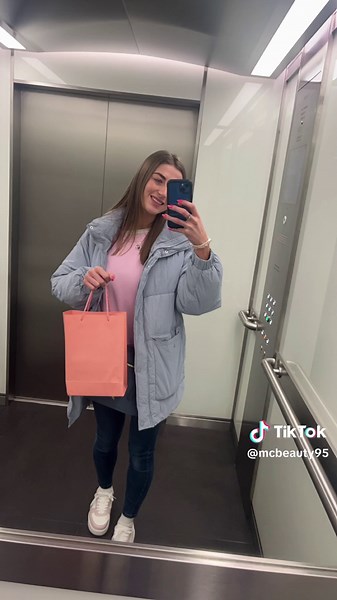 ★ 𝙼𝚘𝚗𝚍𝚊𝚢 𝟸𝟼𝚝𝚑 𝙵𝚎𝚋𝚛𝚞𝚊𝚛𝚢 ★ Opi Spring Launch Event 🩷🩵💛 Hopped On The Train To London For A Fabulous Day Of Everything Opi. I Love It!! I’m Such A Nail Geek 🤓💖 The Stunning New Collection #OpiYourWay Is Now Available. Some Of My Favourites Included, Opi Gel Color $elf Made & Glazed N’ Amused 🤩🤩 Learnt Lots About Their Products & A Few New Tips & Tricks 🫶🏼 Was Such A Nice Day Connecting With Some Lovely Nail Techs And All The Lovely Ladies From Opi… Thank You So Much 💗💗�