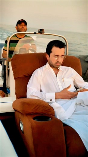 Sometimes, it’s better to sail into the open sea — far from the noise, close to your soul. 🌅 Out there, the waves don’t just touch your boat — they cleanse your thoughts, calm your heart, and remind you who you truly are. 🌊✨ #HussainAslamBhatti #SamandarKaBadshah #SardarESamandar #TeamHB #Aura #PeaceWithin #OpenSea #CalmVibes #Sunset #Churna #island | Hussain Aslam Bhatti