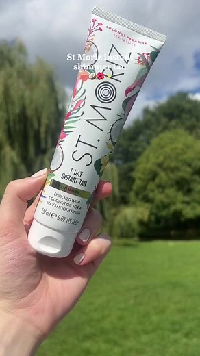 It's the shimmer for us 🤭 Our Coconut Paradise 1 Day Instant Tan giving the most ✨ GLOSSY ✨ illuminated glow ☀️ Only available at @superdrug 🥥 🎥: @tinipeart #stmoriz #readytoglow #coconutparadise #superdrug #instanttan #faketan #shimmer #glossy #illuminated #bronzed #radiant #glowy #glowingskin | St. Moriz