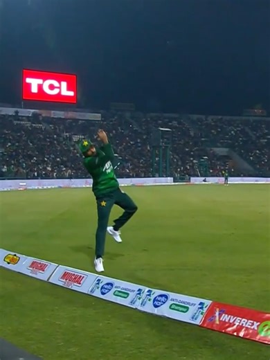 baber today three unexpected catch vs aus#pakvsaus #baberazam #baberarmy #foruyou #trendiing @PCB official page