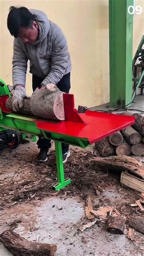 The process of splitting a log with a tool