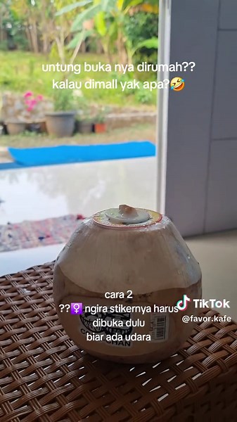 Cara Buka Kelapa di Rumah Dengan Mudah