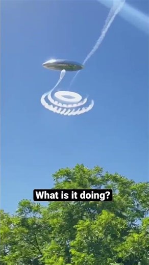 🛸 Strange UFO hovering in the sky!! #aliencore #alien #ufo #uaps #ovni