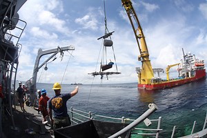 Crane vessel M/V Jascon 25 transfers scaffolding and salvaging equipment