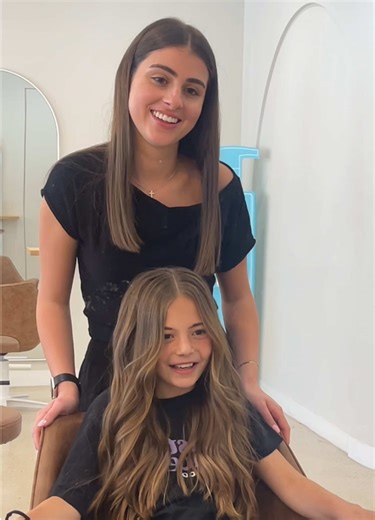 Special guest in the chair 🤍 Stephanie giving our mini apprentice the full salon experience✨ #hair #hairstyled #apprentice #curls #dfkhairstudio