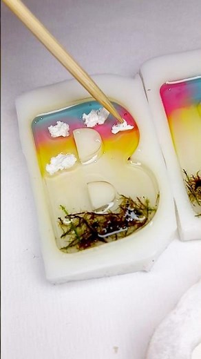 Making epoxy resin keychain | Resin Crafts #resin #epoxyideas #epoxy #keychain #craft #handmade #art