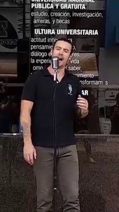 The awesome Argentine 'Elvis' Maxi Borgaro with a wonderful street performance of 'Unchained Melody' | The Music Man