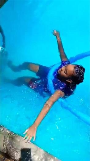 The fun has begun! 😄 Juju, Alana, and friends are in the pool.